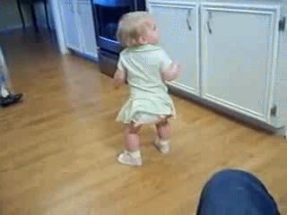 Танцующая малышка