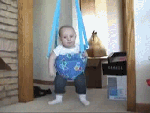 Малыш здорово прыгает